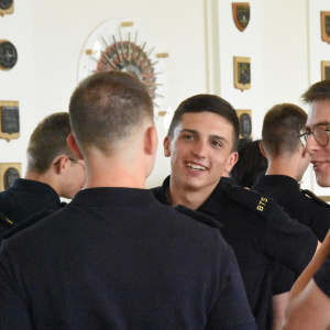 Cérémonie de remise des manchons BTS